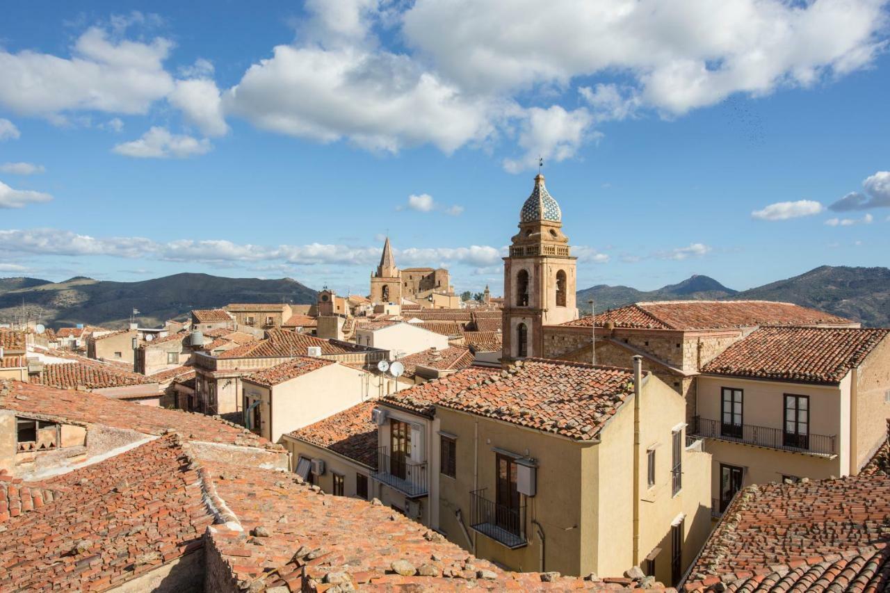 Case Spazioscena - Tersicore Castelbuono  Exteriér fotografie